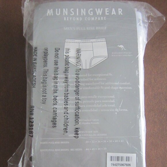 NIP Men's MUNSINGWEAR 3 pack White Full Rise Briefs Size 40 - Picture 2 of 3